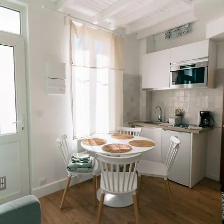 Fishermen's House In The Center And Near The Casa de Férias